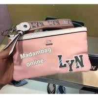 ราคา Lyn กระเป๋าสตางค์ มีสายคล้องมือ สีชมพู กระเป๋า lyn แท้ จากช็อป (16327353613)