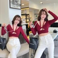 ราคา Top เสื้อครอปแขนยาว เสื้อครอปแขนยาวเว้าอก เสื้อครอปแขนยาวแต่งสายคล้องคอผูกหลัง พร้อมส่ง (19264802323)