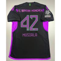 ราคา เสื้อบอล เพลเย่อ บาเยิร์น มิวนิค เยือน 2023 24 Player Bayern Munich Away 42 MUSIALA อาร์มแชมเปี้ยนลีค ผ้าทอเกรดดีที่สุด (20506079950)