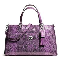 ราคา กระเป๋าถือ COACH แท้ กระเป๋าหนังแท้ ลายหนังงงู สายหนังแท้ ใบใหญ่ มีสายยาว ใช้งานสะดวก รุ่นหายาก COACH 24384 PARK PYTHON CARRYALL PURPLE สีม่วง (1558876019)
