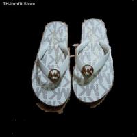 ราคา รองเท้าแตะ Michael Kors MK รองเท้าแตะลำลองสำหรับสตรี gift Christmas Gift (8671451433)