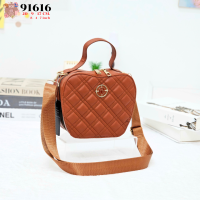 ราคา YNG กระเป๋าสะพายข้างทรงแอปเปิ้ล ซิปคู่หน้านวม สายสปอร์ต รุ่น 91616 (20931273147)
