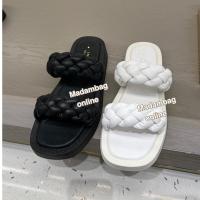 ราคา Lyn Casper Flats and Sandals รองเท้าแตะแบบสวม (16327480069)