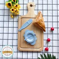 ราคา พิมพ์ขนมกะหรี่ปั๊บ พิมพ์กดกระหรี่ปั๊บดพลาสติก มาพร้อมไม้พายปาดไส้ curry puff pie พิมพ์ทำขนมกระหรี่ปั๊บ ใช้สำหรับขึ้นรูปกระหรี่ปั๊บ (7621805972)