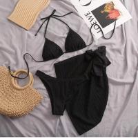 ราคา ชุดว่ายน้ำผู้หญิง ชุดว่ายน้ำ 3 ชิ้น พร้อมผ้าคลุมบิกินี่ งานผ้าฉลุ มีฟองน้ำและซับใน มี 4 สี ขาว ดำ ชมพู เขียว (20999223575)