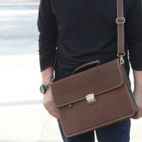 ราคา กระเป๋าสะพายข้างหนังแท้ รุ่น Stalin messenger bag (18498360487)