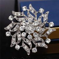ราคา เข็มกลัดเกล็ดหิมะแฟชั่นโลหะผสมพลอยเทียมสุดหรูดอกไม้ช่อดอกไม้สุดหรูของขวัญสำหรับผู้หญิงอุปกรณ์เสริมเครื่องแต่งกายคริสมาสต์ (20134779353)