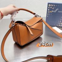 ราคา LOEWE Puzzle Geometric Bag Color Matching Stitching Rhombus Bag New Loewe Handbag Men And Women With The Same Large Capacity Commuting (20329834154)