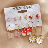 ราคา 17KM Pearl Twist Hoop ต่างหูชุดผีเสื้ออะคริลิค Dangle ต่างหูสำหรับผู้หญิงโลหะ Hollow Gold Plated ต่างหูการ์ตูน Jewelry (16914248091)