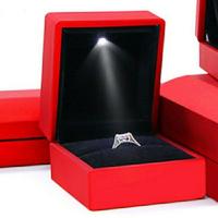 ราคา พร้อมส่ง กล่องใส่เครื่องประดับไฟ LED กล่องสร้อยข้อมือมีไฟ Led งานพรีเมี่ยมมากๆ เพิ่มความหรูหราให้แหวน สร้อยคอ จี้คอ (9656989921)