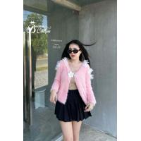 ราคา BW warisara งานเสื้อคลุมแฟชั่นฟรุ้งฟริ้งตามเทรนด์ แต่งดอกไม้ติดมุกสวยเก๋ เป็นงานแต่งกระดุม1เม็ดแกะถอดได้ เนื้อผ้านุ่ม ผ้าขนฟูนิ่มมาก (21019452247)