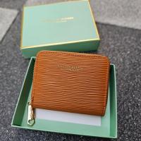 ราคา กระเป๋าสตางค์ใบสั้น ซิปรอบ ขนาดเล็กกะทัดรัด ด้านในสีแดง พร้อมกล่อง (21323149769)