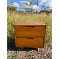 ราคา CProduct ตู้ข้างเตียงโมเดิร์นไม้สัก 50x40สูง50ซม ตู้หัวเตียงไม้สัก ตู้เอนกประสงค์ ตู้วางของไม้สัก 2ลิ้นชัก มือจับหลุมสีไม้สักเก่า CPRO 310 (21180084862)