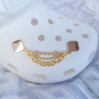 ราคา สายโซ่รองเท้าแตะ เครื่องประดับโลหะใหม่จี้รูปจระเข้ โลหะแบบทำมือ ไข่มุก หมุดย้ำ พังค์ เพชร อัญมณี โซ่ชุดรองเท้าเครื่องประดับ (20045649691)