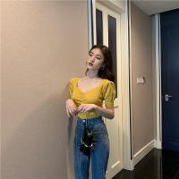 ราคา shein 200 เสื้อครอปคอวี แต่งจีบอก ผ้าไหมพรมบาง แขนตุ๊กตาจั้ม สไตล์สาวหวาน เรียบๆ เก๋ๆ เสื้อเปิดไหล่ (10176170342)