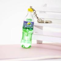 ราคา DFDFF ของขวัญของที่ระลึกพวงกุญแจเครื่องประดับกระเป๋าเป้สะพายหลังแฟชั่นพวงกุญแจขวดเครื่องดื่มกระป๋องโค้ก (12958894507)