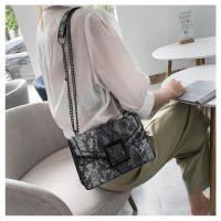 ราคา กระเป๋าเล็กลายหนังงูสำหรับผู้หญิง2021ใหม่กระเป๋าสะพายไหล่หัวงูกระเป๋าสะพายข้างห้อยโซ่แบบตัดกันสำหรับฤดูหนาว (20700516337)