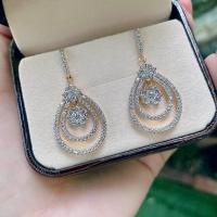 ราคา Titapa jewelryต่างหูเพชรกระจุกดอกไม้ล้อมเพชร2ชั้นตุ้งติ้งแบบเกี่ยวใส่สบายมาใหม่เพชรขาววิ้งน้ำ100คัดทุกเม็ดเหลี่ยมH Aน้ำลึกสวยเล่นไฟระยิบระยับงานปราณีตละเอียดมากตัวเรือนมีน้ำหนักแข็งแรงตัวล็อคแน่นหนาใส