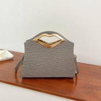 ราคา Luxury Embossed Pattern Banquet Bag High Quality PU Leather Evening Bags Fashion Metal Handle Crossbody Bag Party Handbag (20020035219)
