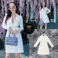 ราคา ชุดเดรสสูทสีขาวตกแต่งขนนกที่แขนสวยหรูมาก (18782679419)