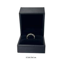 ราคา กล่องใส่แหวนกล่องใส่เครื่องประดับกล่องแหวนหนังสีดำเงาเข้มภายในกำมะหยี่ (19444594451)