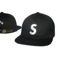 ราคา Supermeเย็บปักถักร้อยของแท้หมวกแฟชั่นหมวกแก๊ปโผล่หมวกแก๊ปเบสบอลสำหรับทุกเพศรูปตัวอักษร S หมวกขายต่างประเทศอินเทรนด์หมวกนักเรียนของแท้ (20820448452)
