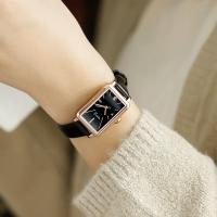 ราคา EAVANLIN นาฬิกาหน้าปัดทรงสี่เหลี่ยมนาฬิกาหน้าปัดทรงสี่เหลี่ยมย้อนยุคเรียบง่ายสำหรับผู้หญิง (20657728996)