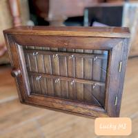 ราคา ตู้แขวนพวงกุญแจ ที่แขวนพวงกุญแจ บานหนากระจก ไม้สักลงสี ตะขอแขวน8ตัว (20553545418)