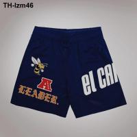 ราคา กางเกงบาสเก็ตบอลขาสั้นสไตล์อเมริกันสีชมพูสำหรับผู้ชาย ทรงหลวมแต่ยาวถึงเข่า กางเกงวอร์มเทรนนิ่งแบบแห้งเร็วอินเทรนด์สำหรับฤดูร้อน (20836616929)