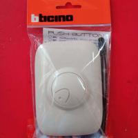 ราคา BTICINO 89YL สวิตช์กดกระดิ่ง กันน้ำ หมุนได้ กดออด กดกริ่ง สวิทช์กดกริ่ง รุ่นสัญญาณไฟ สีงาช้าง กระดิ่งนิ้งหน่อง สวิตช์กริ่ง ออด (10394737258)