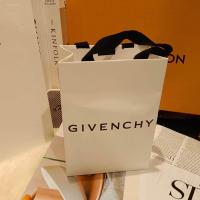 ราคา ถุงกระดาษแบรนด์ GIVENCHY ของแท้100 แพ็คส่งอย่างดีค่ะ (20699283987)