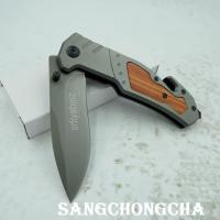 ราคา Sangchongcha มีดพับ มีดพกพา มีดเดินป่า มีดพกเดินป่า มีดติดรถ มีดพับสวยๆ มีดแคมป์ปิ้ง มีดป้องกันตัว มีดพกทหาร มีดสปริง 8 1 นิ้ว พร้อมระบบดีดใบมีด มาพร้อมปุ่มทุบกระจกที่ท้ายมีด และมีดซ่อนปลายสำหรับตัดsa