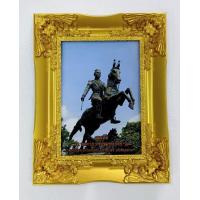 ราคา ภาพมงคลพระนเรศวรมหาราชทรงม้าไว้เคารพบูชาเป็นของขวัญของที่ระลึกกรอบหลุยส์ทองขนาดภาพ A4 ขนาดรวมกรอบ32X42 ซม มีหูแขวนได้และขาตั้งรูปได้ (4965470627)