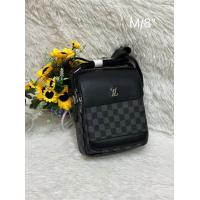 ราคา sale กระเป๋าสะพายข้าง หลุย ผู้ชาย สุกเท่ ขนาด 8 นิ้ว พร้อมส่ง (17470053103)