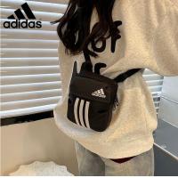 ราคา New ADIDA Sกระเป๋าใหม่ผู้ชายและผู้หญิงแฟชั่นไหล่เดียวแนวทแยง มาใหม่ มี 2 แบบให้เลือก เป็นที่นิยมมาก (17890974700)