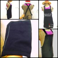 ราคา ผ้ากันเปื้อน สีดำ รุ่น 2 กระเป๋า1ซิป กุ๊นขอบคละสี สายไขว้ตัว X มีให้เลือกได้หลากลาย ผ้าโซล่อนลายขัด (19178486949)