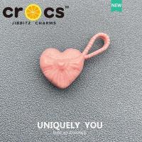 ราคา Jibbitz croc ตุ๊กตาบาร์บี้ หัวเข็มขัดรองเท้า สีชมพู รองเท้าน่ารัก ดอกไม้ DIY อุปกรณ์เสริมตุ๊กตาบาร์บี้ กระดุม croc (21086172336)