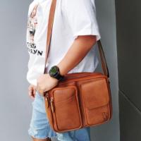 ราคา กระเป๋าสพายข้าง ใช้งานได้ทั้งผู้ชายและผู้หญิง แบรนด์แท้ 100 หนัง PU เงา งานสวย ใส่ของได้เยอะ หนังอยู่ทรง ใส่ของมาก หรือน้อยก็ไม่ย้วย (15424964115)