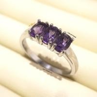 ราคา แหวนอเมทิสต์ แหวนเงินแท้ ชุบทองคำขาว พลอยอเมทิสต์แท้ พลอยแถว YTG 11356 (10205549664)