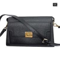 ราคา Guy Laroche กระเป๋าสะพายสตรี สีดำ AGH0023 BL (20908543411)