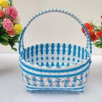 ราคา กระเช้าสานเส้นพลาสติก ตะกร้าสานเส้นพลาสติก ตระกร้าสานเส้นพลาสติก ทรงวงรี ที่จับโครงลวดขนาดใหญ่ และเล็ก (20442032313)