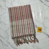 ราคา ผ้าพันคอทอมือ ผ้าพันคอผู้ชาย ผ้าพันคอฝ้ายทอมือ ผ้าพันคอลายสก๊อต งานครูสลาหน้าแคบ ขนาดผ้ากว้าง 20 ซม ยาว 200 ซม (17409532051)