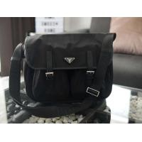 ราคา รุ่นใหม่ New Arrival จากแบรนด์ พราด้า ทรง Messenger ทรงยอดฮิตของคุณผู้ชายเลยค่ะ วัสดุทำจากผ้า Nylon (1973058110)