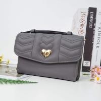 ราคา กระเป๋าสะพายข้าง Forever Young ทรงไอแพด หน้าปักลายหัวใจ หนังนุ่ม 3705 (6042486094)