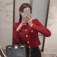 ราคา เสื้อไหมพรมสีแดงเสื้อคลุมสไตล์ชาแนลเสื้อคาร์ดิแกนสำหรับผู้หญิงเสื้อผ้าถักตัวในตัวสั้นดูแพงสำหรับฤดูใบไม้ร่วงและฤดูหนาวปี2023 (12445937964)
