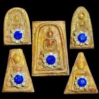 ราคา สมเด็จชุดพระเบญจภาคี 5 องค์ หลังน้ำเต้าทอง ลงรักปิดทองเก่าประดับพลอย กรุวังหน้า (20825960533)