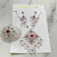 ราคา vintage jewelry เครื่องประดับไทย เครื่องประดับชุดไทย พลอยเทียมสร้อยคอ สร้อยคอจี้ ชุดสูทสีทอง ต่างหู หัวเข็มขัด สีแดง (20906127326)