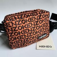 ราคา KENZO Monogram พิมพ์ตัวอักษรเต็มรูปแบบมูลค่าสูงสำหรับทั้งหญิงและชายกระเป๋าแมสเซ็นเจอร์สะพายไหล่เดียว (20024910464)