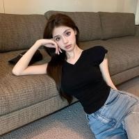 ราคา แฟชั่นฤดูร้อน สําหรับผู้หญิง เสื้อยืดคอวี เสื้อยืดรัดรูปนมโต งานเรียบสีพื้นๆ เสื้อยืดรัดรูป (16711293531)