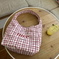 ราคา กระเป๋าผ้าลายสก็อตสุดหวาน NICE JOY มีกระดุม (20691407826)